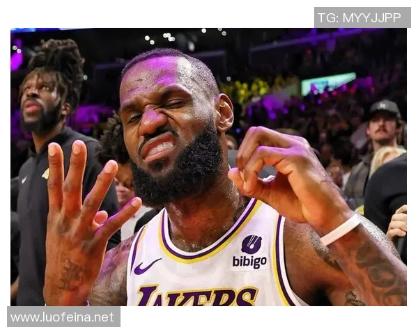 湖人逆转爵士！詹姆斯40分创NBA历史纪录，湖人队火力全开